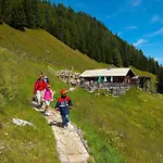 Johanneshof Hotel 4*