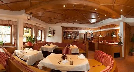 فندق Johanneshof 4*