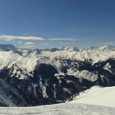 Johanneshof فندق غروسارل