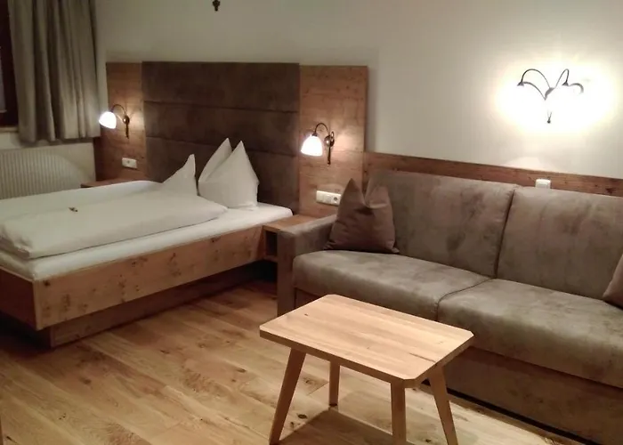 约翰内斯霍夫酒店 4* 格罗萨尔